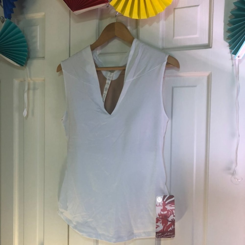 Alluring Tank lululemon athletica, size 12